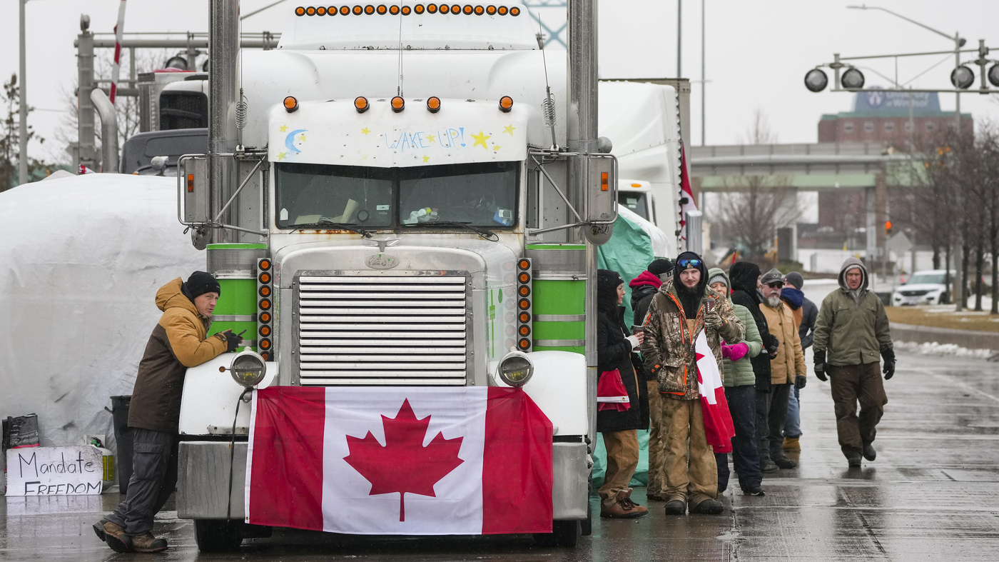 Canadian judge orders an end to the blockade at a U.S.-Canada border bridge