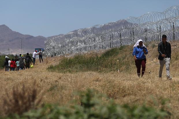 U.S. finalizes asylum restriction to ramp up border deportations once Title 42 lapses