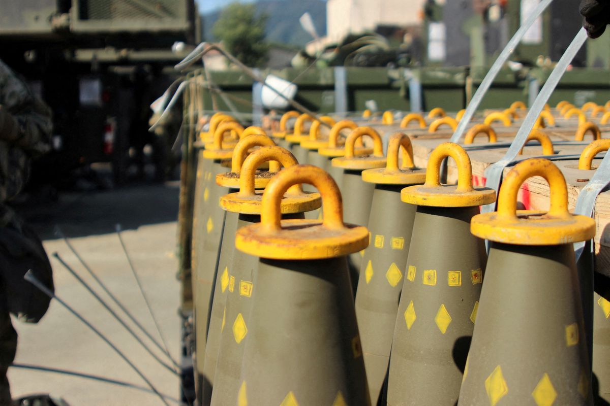 Congressional Democrats raise concerns on cluster bombs