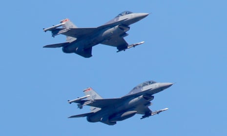 US to start training Ukrainian pilots on F-16 fighter jets in October
